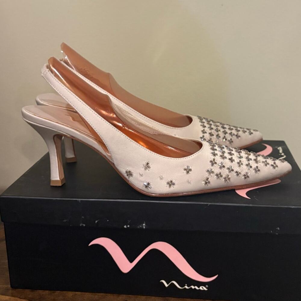 Nina White Beaded Slingback Heels 6.5 Kitten Heel Leather Sole Bridal Dust Bag - Picture 2 of 9